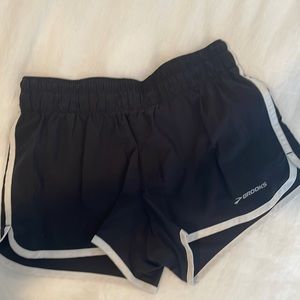 Brooks Running Shorts - size M
